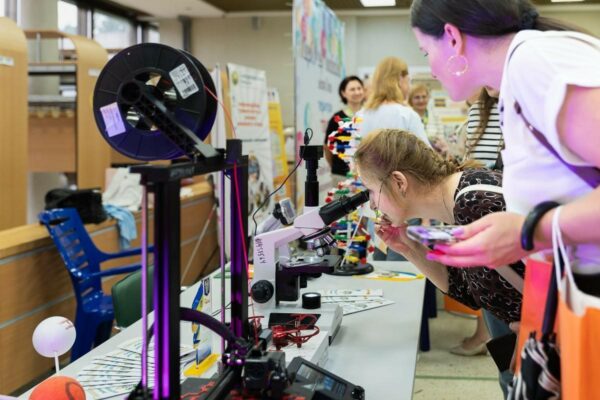 Програма «Інтелект України» у школах Києва: суть, цілі та переваги